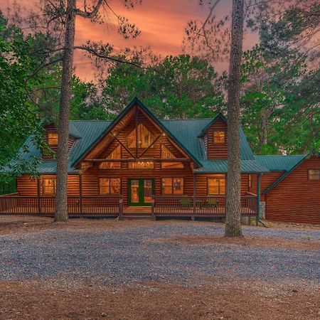 The Eastwood Spacious Retreat With 4 King En-Suites - Hot Tub - Pet-Friendly - Cozy Fire Pit - Prime Location - Multi-Family Broken Bow Zewnętrze zdjęcie