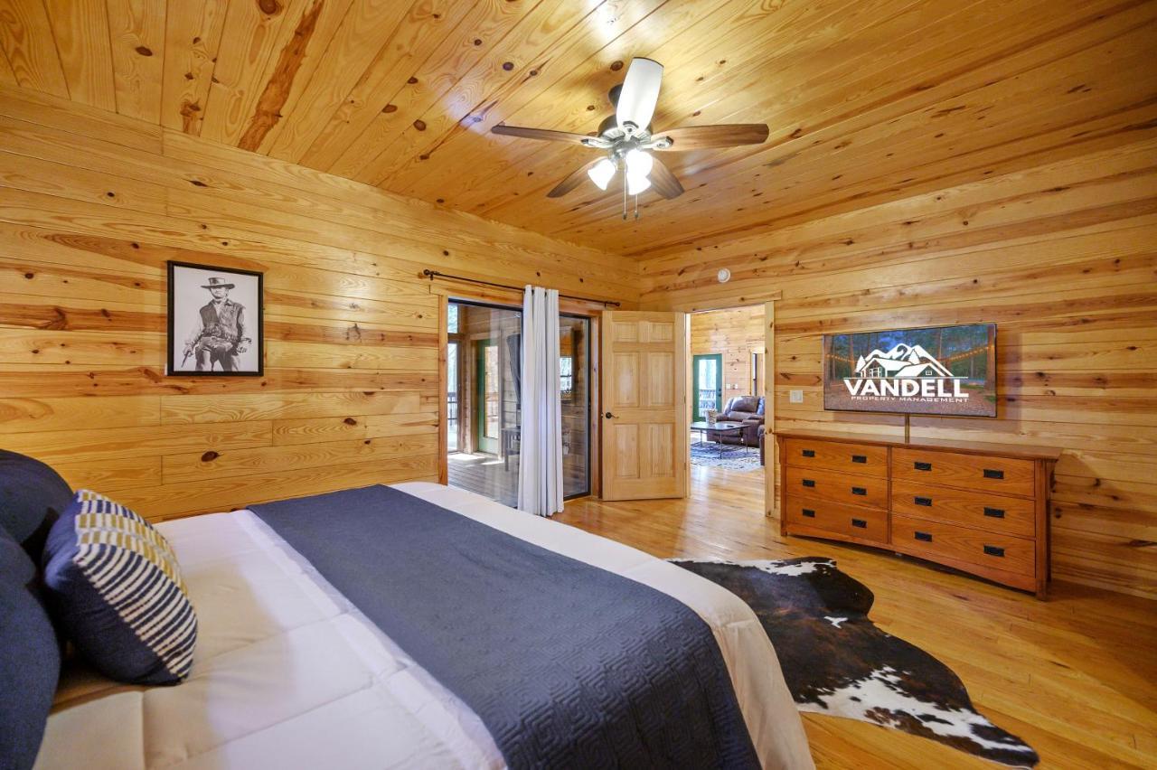 The Eastwood Spacious Retreat With 4 King En-Suites - Hot Tub - Pet-Friendly - Cozy Fire Pit - Prime Location - Multi-Family Broken Bow Zewnętrze zdjęcie
