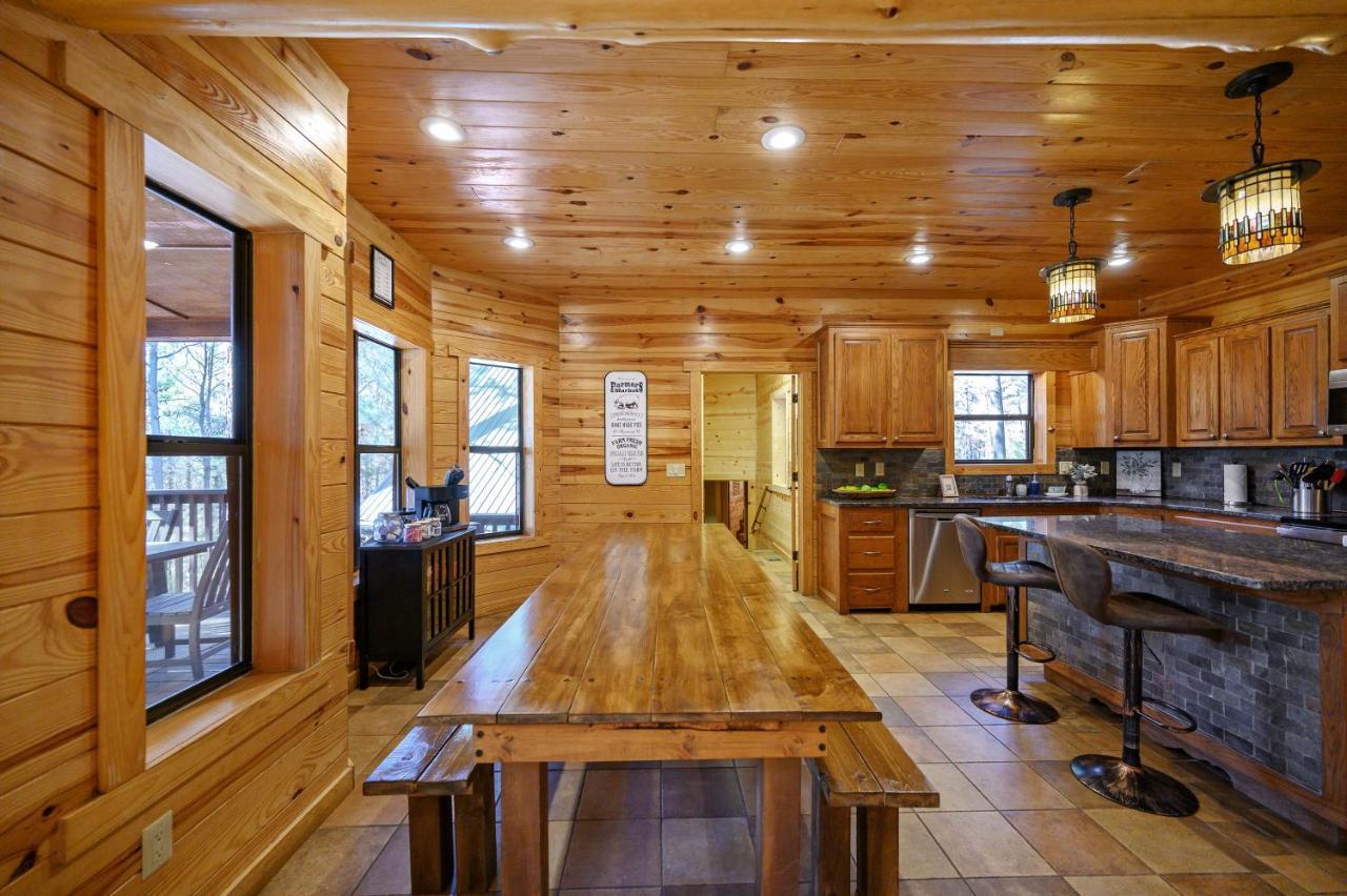The Eastwood Spacious Retreat With 4 King En-Suites - Hot Tub - Pet-Friendly - Cozy Fire Pit - Prime Location - Multi-Family Broken Bow Zewnętrze zdjęcie