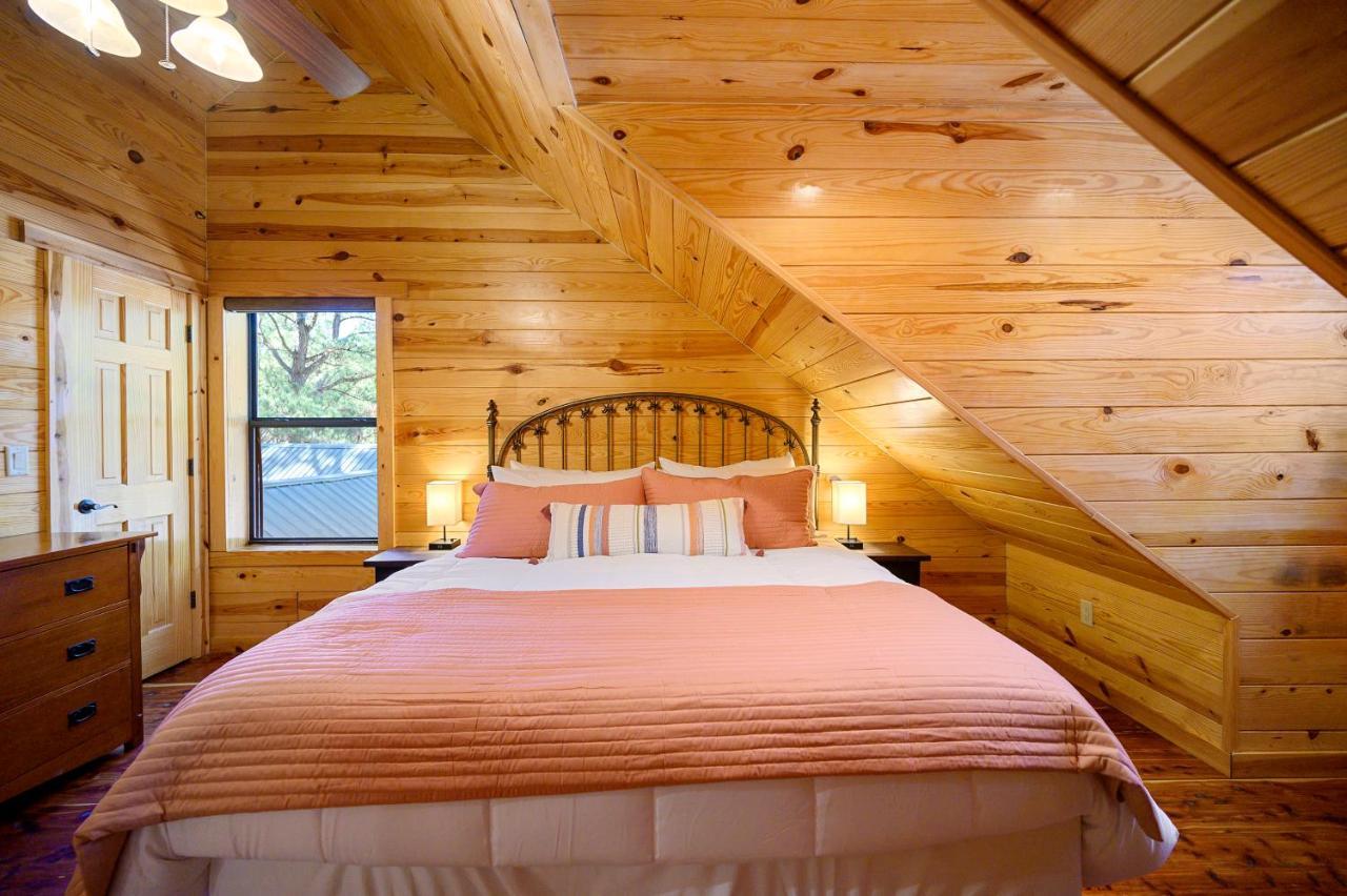 The Eastwood Spacious Retreat With 4 King En-Suites - Hot Tub - Pet-Friendly - Cozy Fire Pit - Prime Location - Multi-Family Broken Bow Zewnętrze zdjęcie