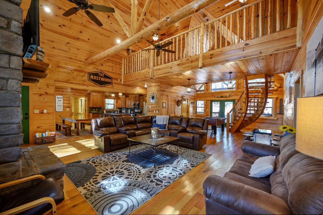 The Eastwood Spacious Retreat With 4 King En-Suites - Hot Tub - Pet-Friendly - Cozy Fire Pit - Prime Location - Multi-Family Broken Bow Zewnętrze zdjęcie