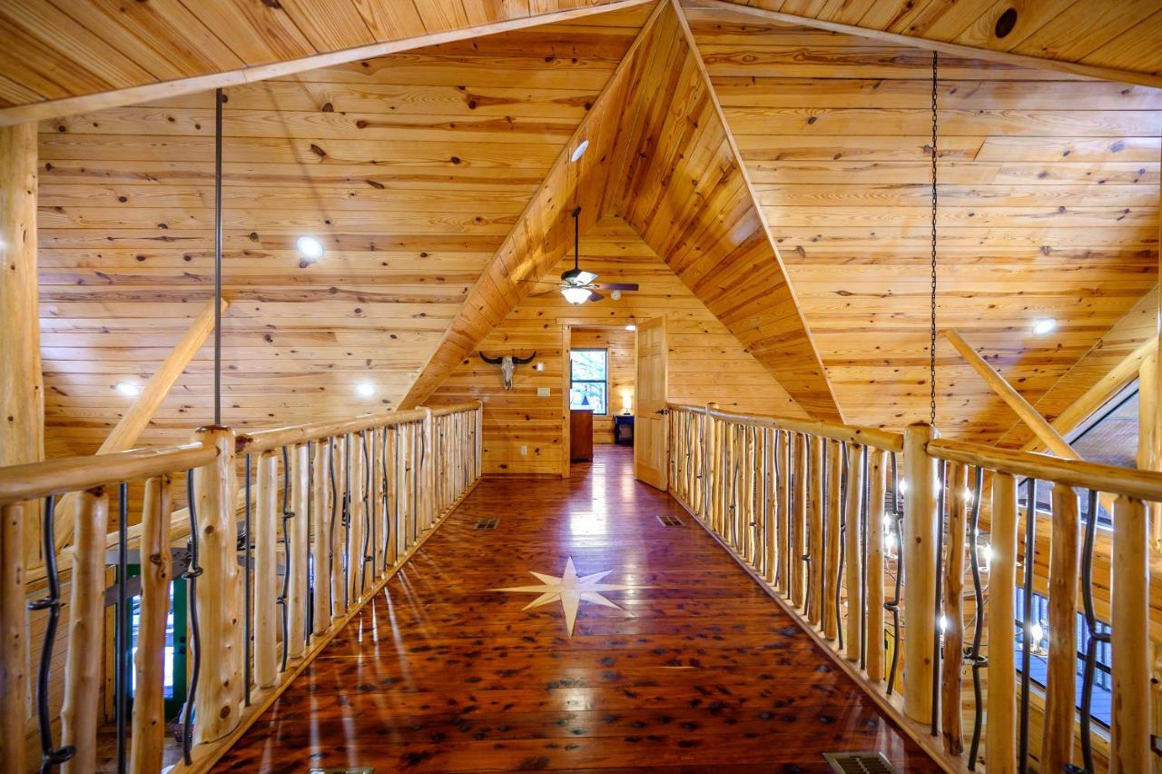 The Eastwood Spacious Retreat With 4 King En-Suites - Hot Tub - Pet-Friendly - Cozy Fire Pit - Prime Location - Multi-Family Broken Bow Zewnętrze zdjęcie