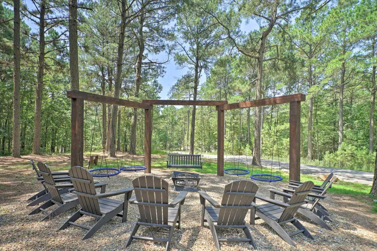 The Eastwood Spacious Retreat With 4 King En-Suites - Hot Tub - Pet-Friendly - Cozy Fire Pit - Prime Location - Multi-Family Broken Bow Zewnętrze zdjęcie