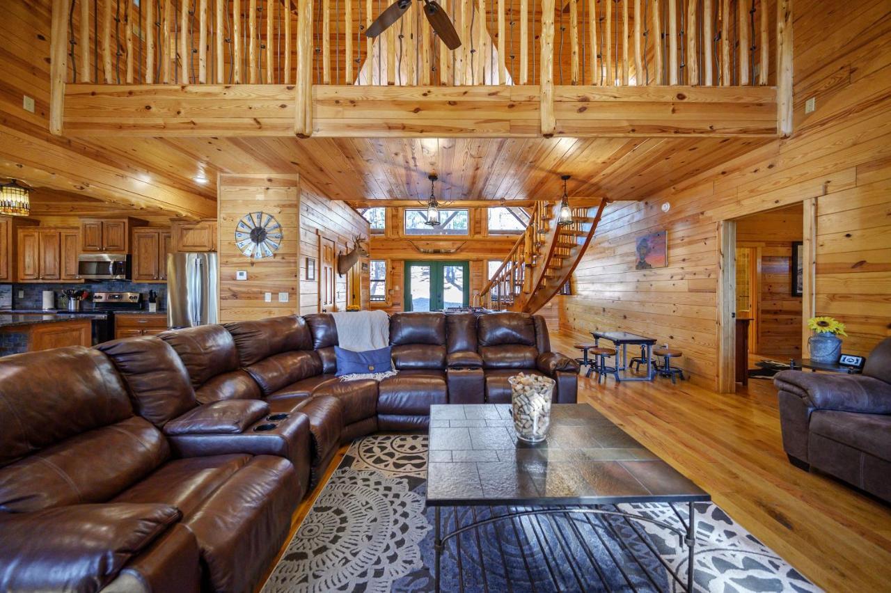 The Eastwood Spacious Retreat With 4 King En-Suites - Hot Tub - Pet-Friendly - Cozy Fire Pit - Prime Location - Multi-Family Broken Bow Zewnętrze zdjęcie