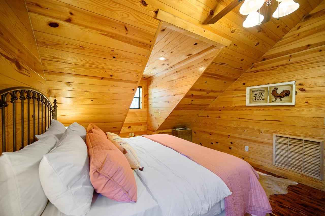 The Eastwood Spacious Retreat With 4 King En-Suites - Hot Tub - Pet-Friendly - Cozy Fire Pit - Prime Location - Multi-Family Broken Bow Zewnętrze zdjęcie