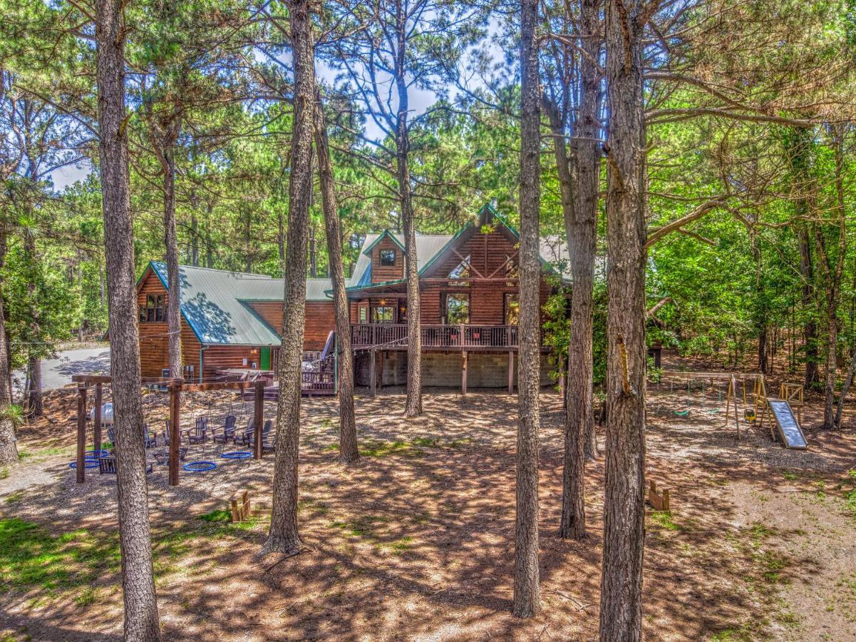 The Eastwood Spacious Retreat With 4 King En-Suites - Hot Tub - Pet-Friendly - Cozy Fire Pit - Prime Location - Multi-Family Broken Bow Zewnętrze zdjęcie