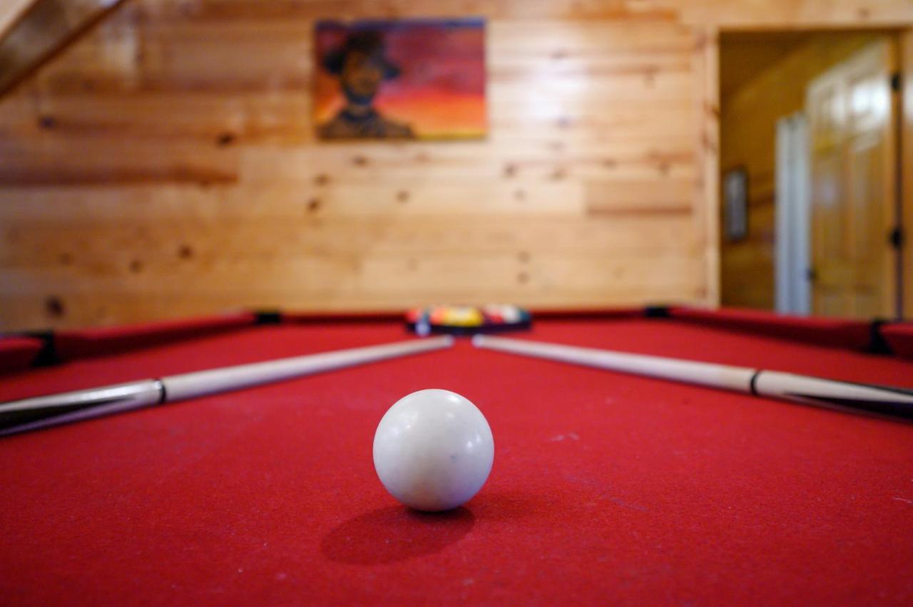 The Eastwood Spacious Retreat With 4 King En-Suites - Hot Tub - Pet-Friendly - Cozy Fire Pit - Prime Location - Multi-Family Broken Bow Zewnętrze zdjęcie