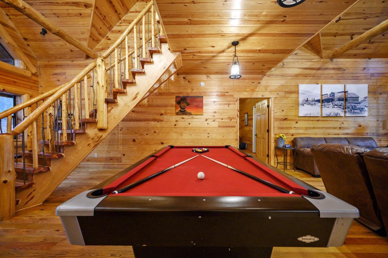 The Eastwood Spacious Retreat With 4 King En-Suites - Hot Tub - Pet-Friendly - Cozy Fire Pit - Prime Location - Multi-Family Broken Bow Zewnętrze zdjęcie